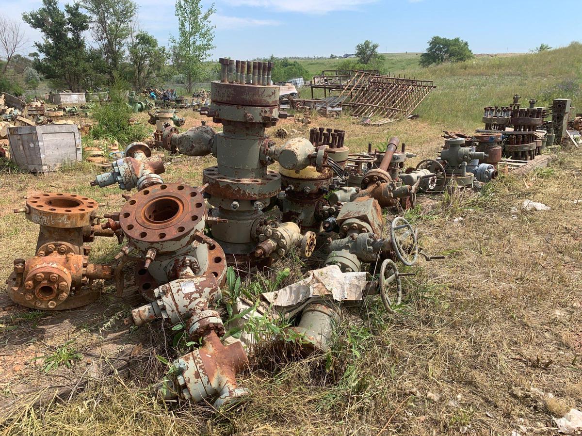 Used Row of 2in and 7-1/16 Fluid Crosses w/ 5k Gate Valves and 7-1/16 DSA’s