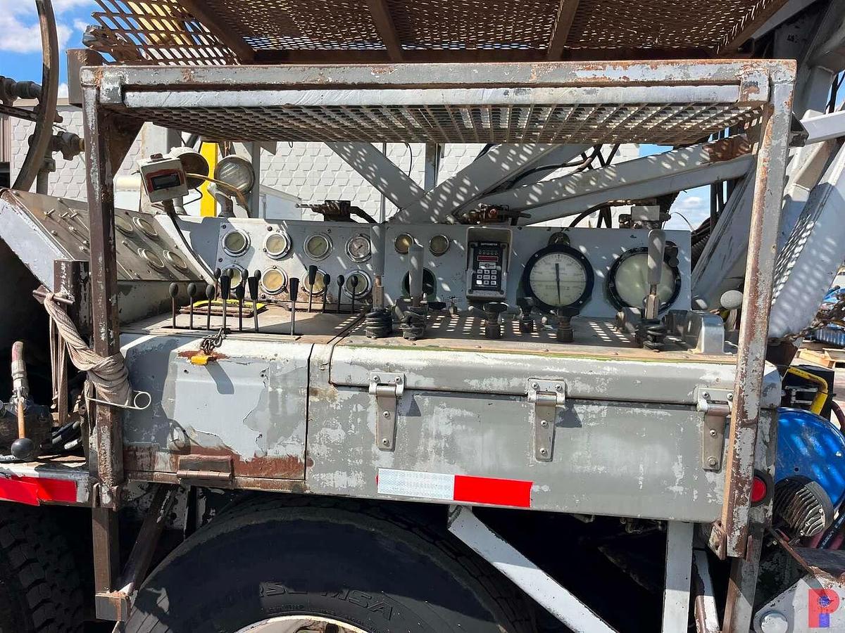 Used 2006 KENWORTH T800B TRI AXLE 1-1/2” COIL TUBING TRUCK