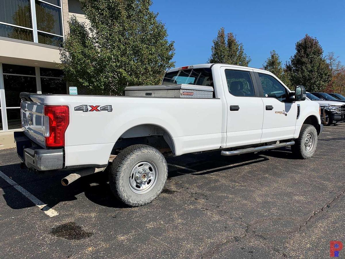 Used 2017 FORD F-250 SUPER DUTY XL CREW CAB 4X4 PICKUP (GAS)