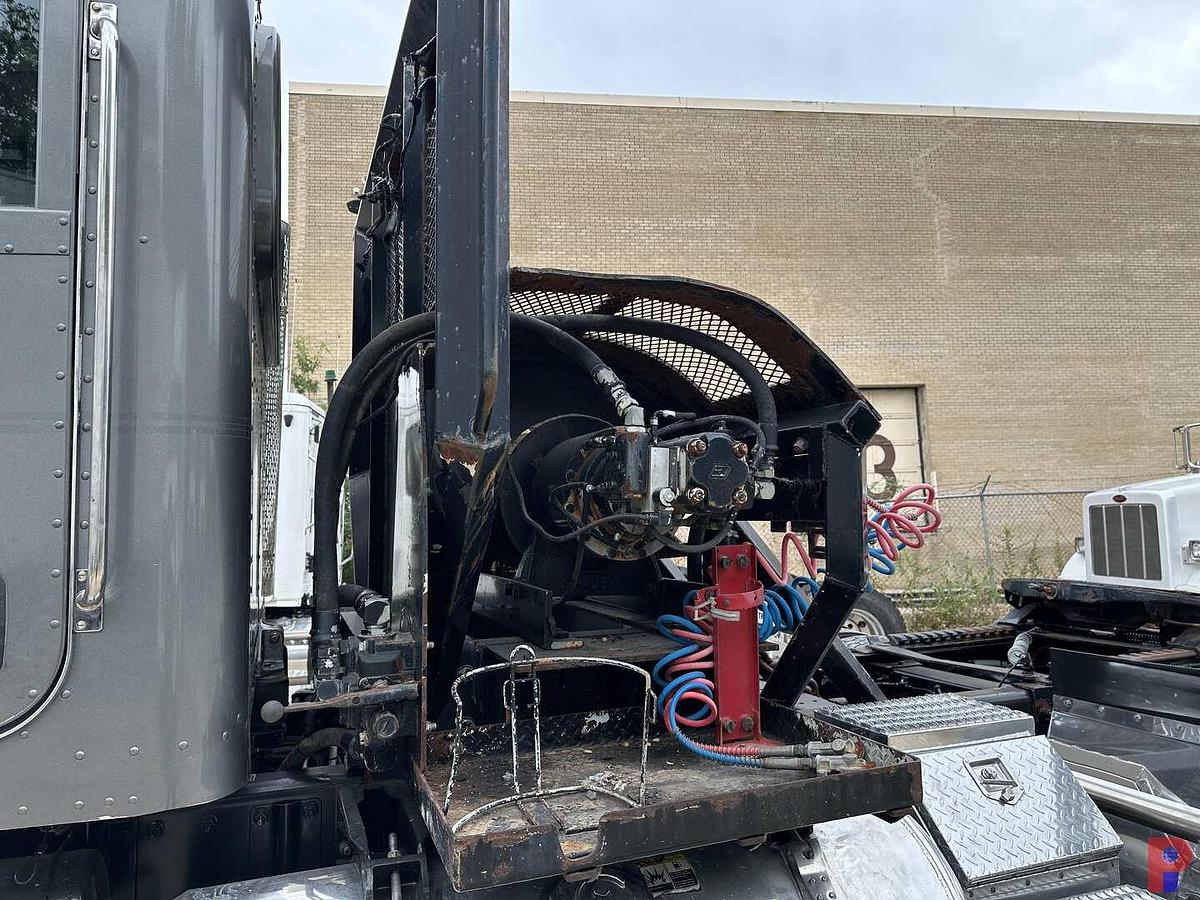 Used 2012 PETERBILT 367 T/A WINCH TRUCK