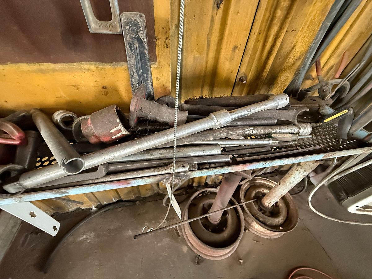 Used WALL SECTION OF WRENCHES, SOCKETS, EXTENSIONS & RELATED