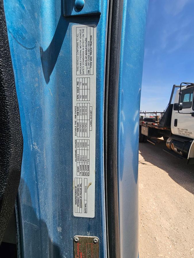Used 2011 PETERBILT 387 T/A SLEEPER HAUL TRUCK (INOPERABLE)