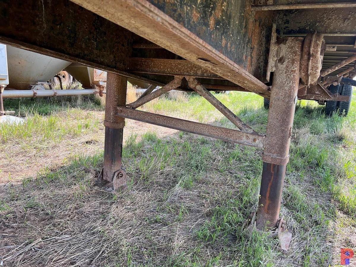 Used 1985 FRUEHAUF 45' T/A FLATBED TRAILER