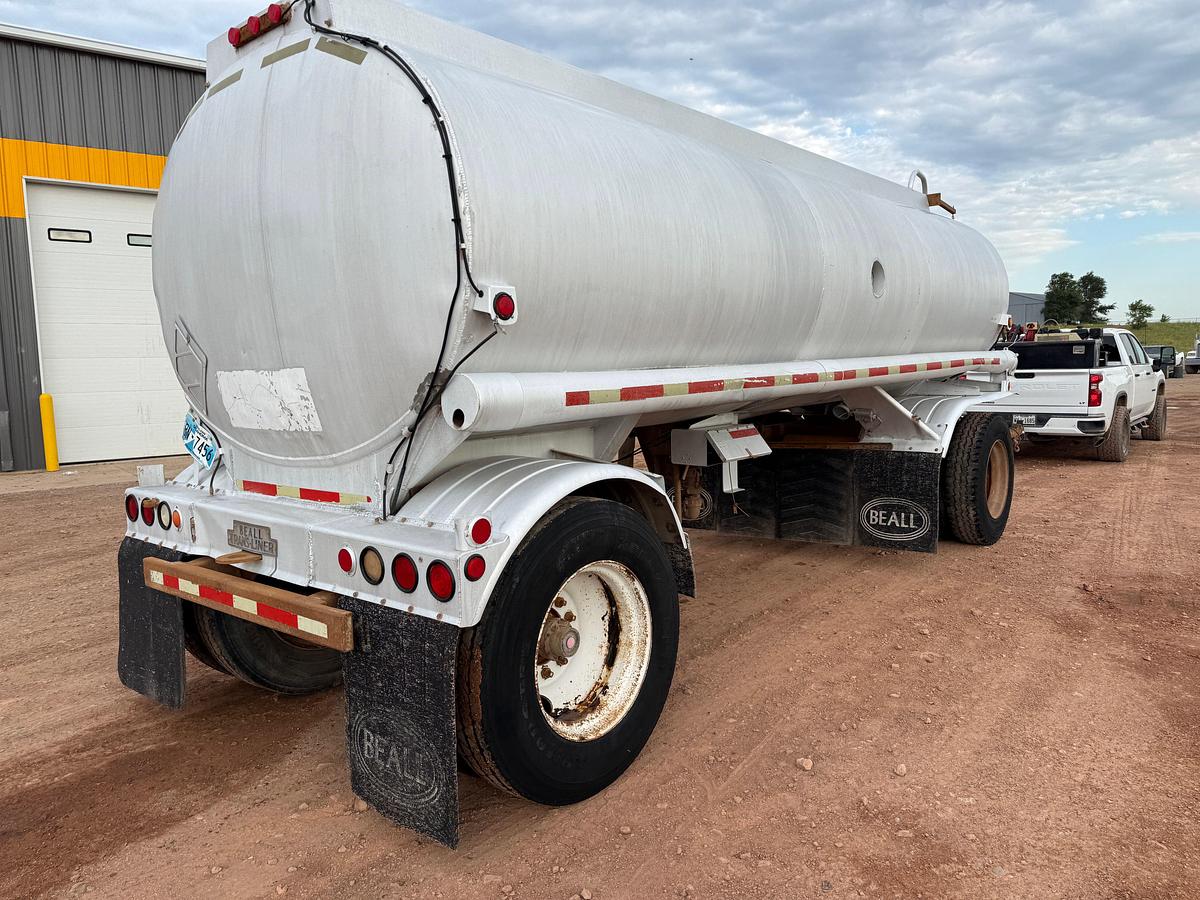 Used 5,250 GALLON ALUMINUM 2-AXLE TANK PUP TRAILER