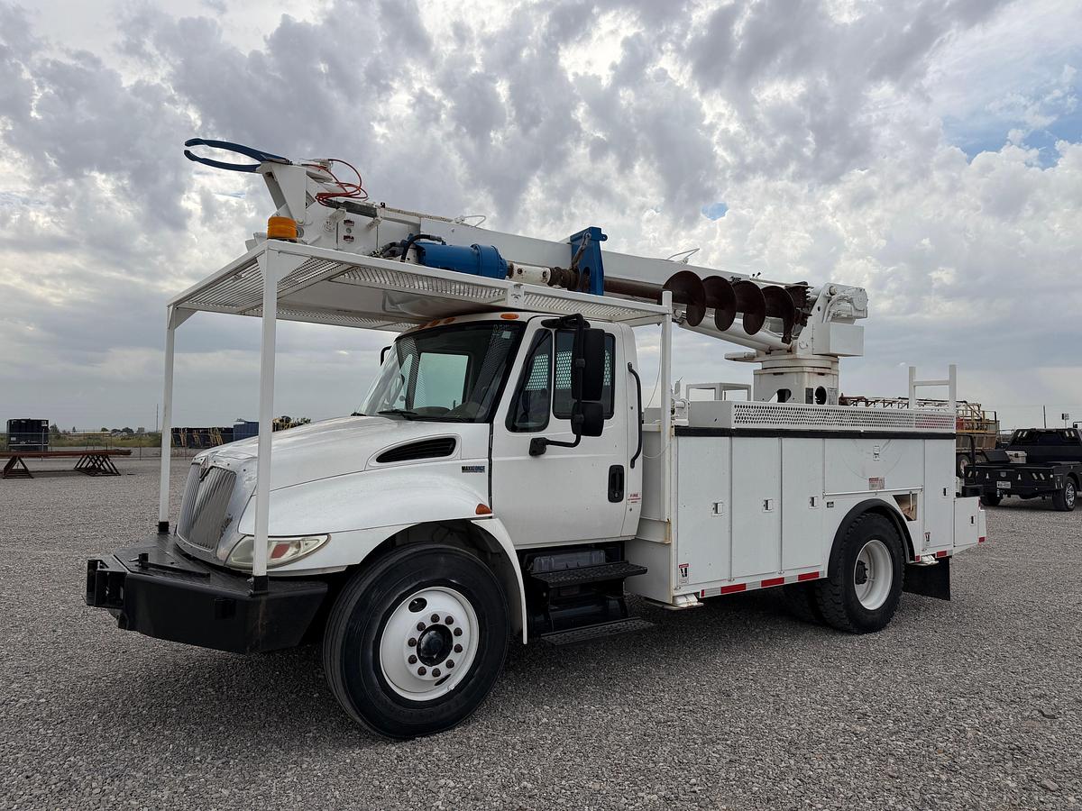 Used 2012 TEREX COMMMANDER C4045 DIGGER DERRICK TRUCK