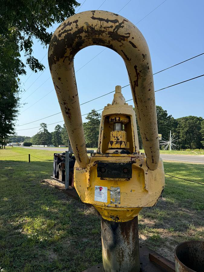 Used NATIONAL P200 200-TON 4-1/2” REG BOX ROTARY SWIVEL