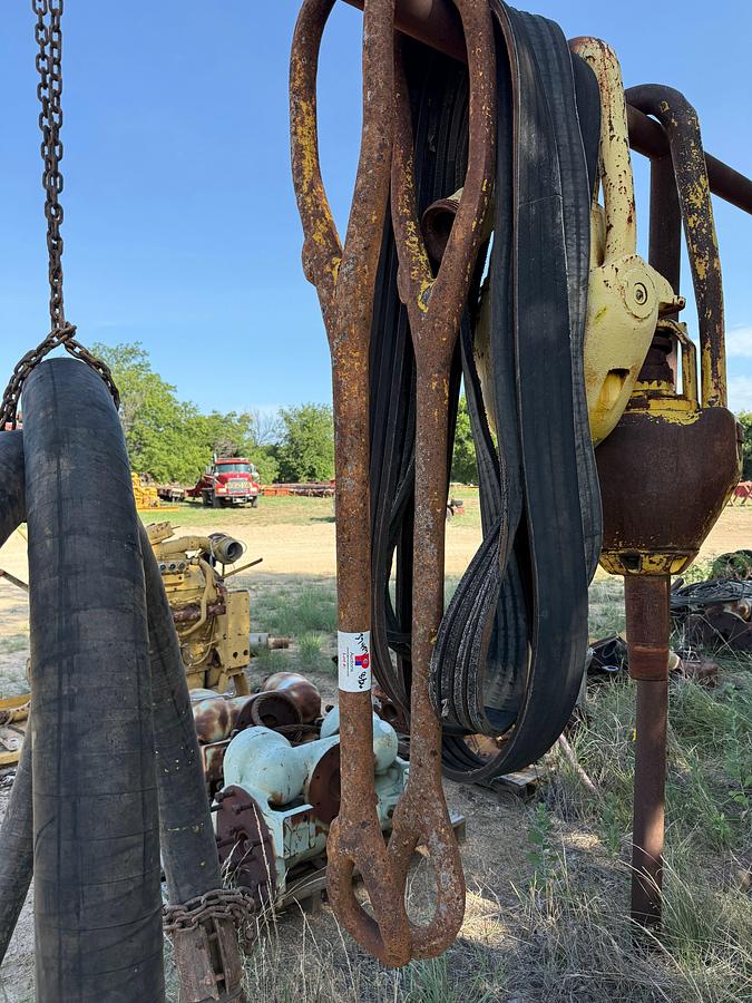 Used (2) 2.5” x 84” ELEVATOR LINKS
