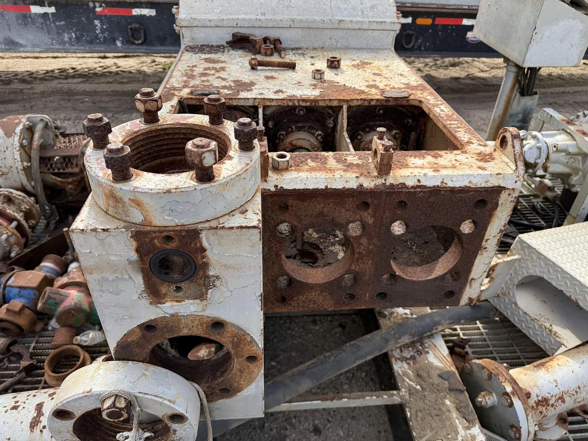 Used EWS W-440 TRIPLEX WELL SERVICE PUMP SKIDDED P/B DETROIT SERIES 60 (INCOMPLETE)