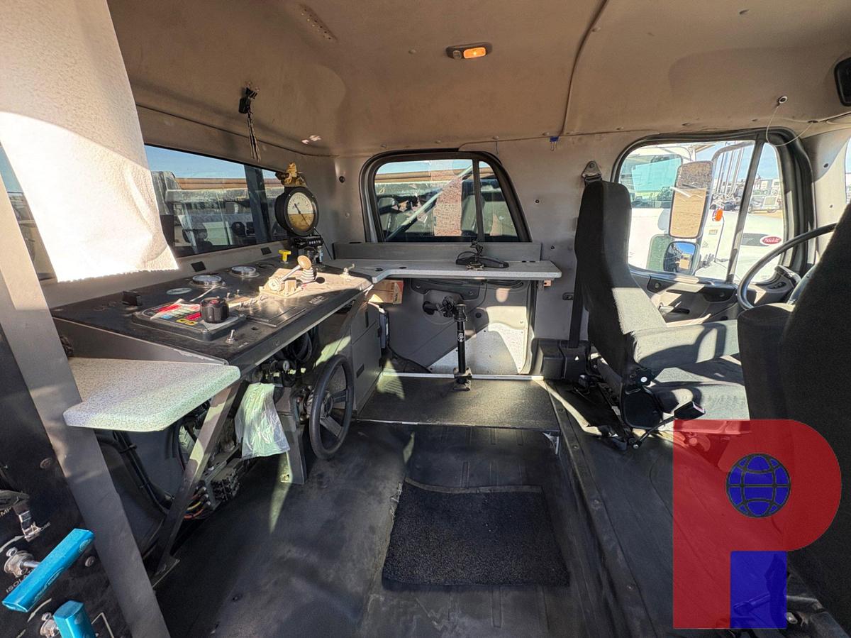 Used 2015 FREIGHTLINER M2 106 S/A CREW CAB SLICK LINE TRUCK