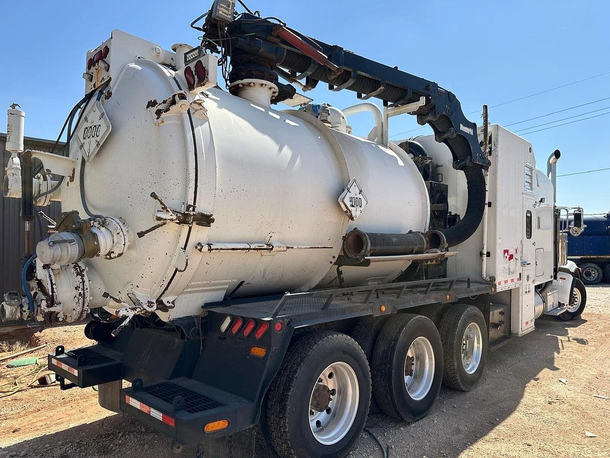 Used 2008 Peterbilt 367 Custom Vac Services HydroVac Truck