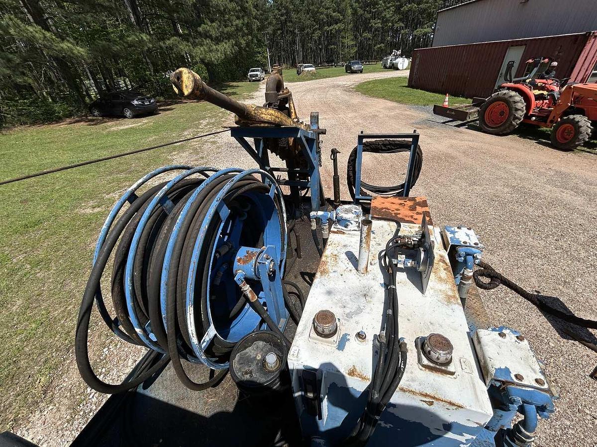 Used NOV BOWEN S-85 POWER SWIVEL MTD ON 2007 AMERITRAIL GOOSENECK T/A TRAILER