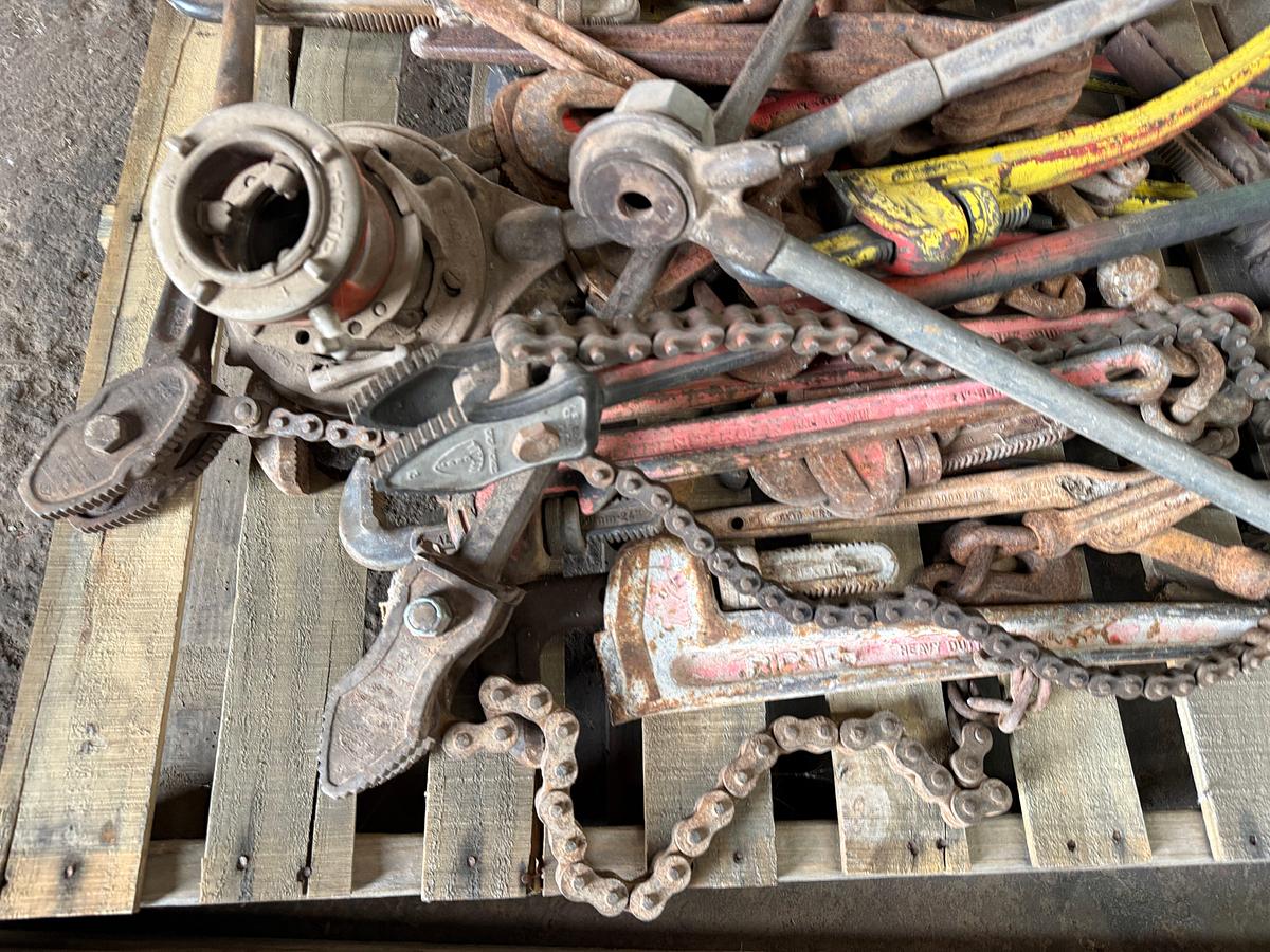 Used 18” EATON AIR FLEX CLUTCH DISC, PALLET OF (12+) 24”-48” RIGID PIPE WRENCHES, GAS POWERED SMALL TRIPLEX PUMP ON CART