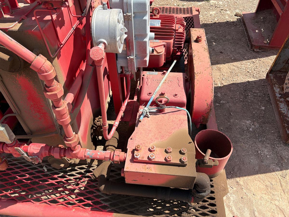 Used 6-station closing unit, skidded
