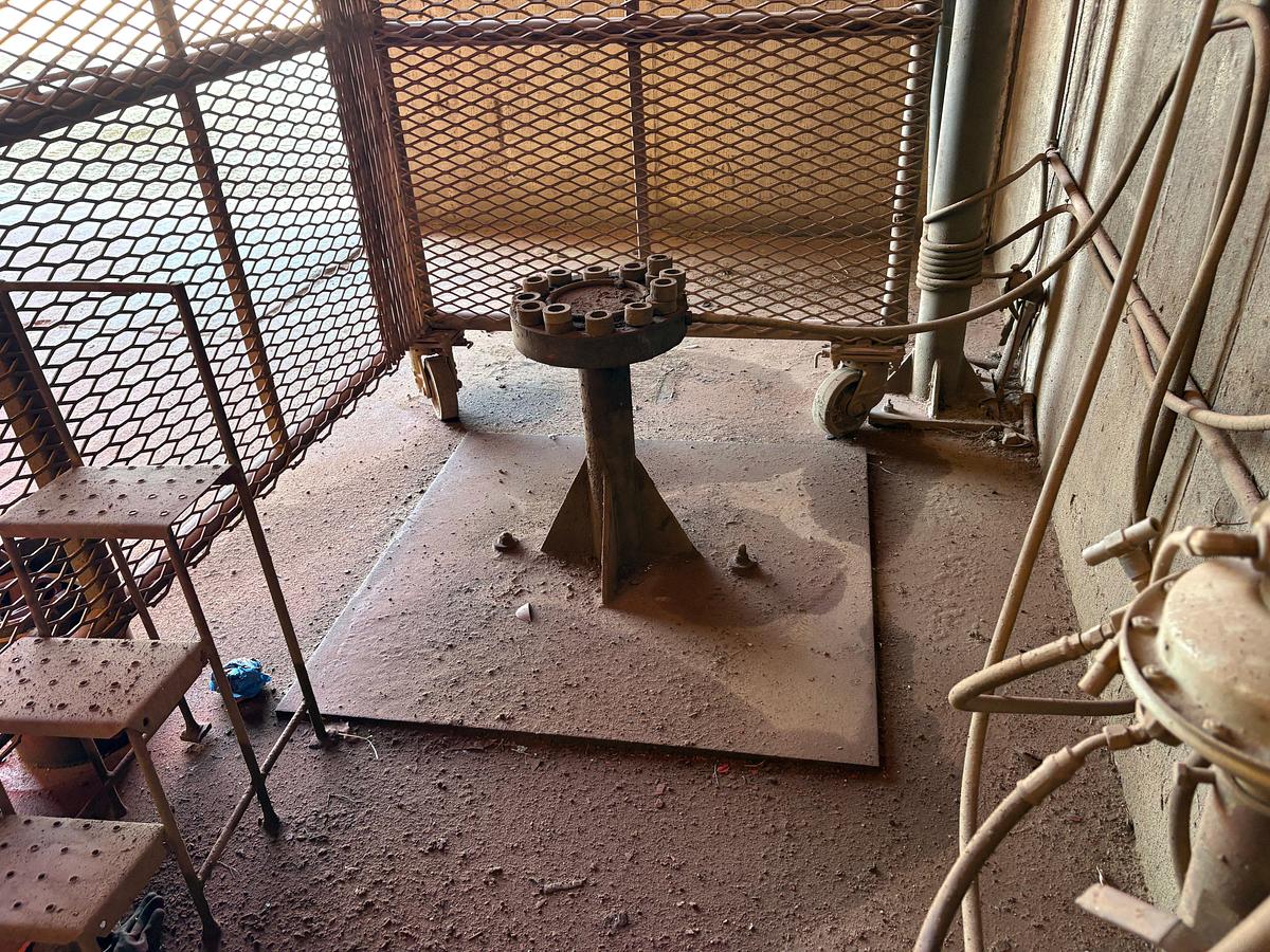 Used 10’ x 5’ x 7.5’ rolling pressure test cage w/ test stump & chart recorder