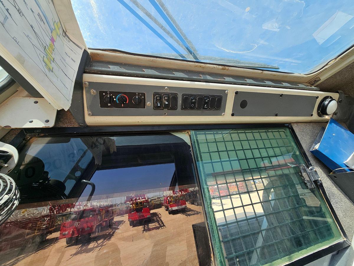 Used 2013 NATIONAL NBT-40 40 TON CRANE MTD ON 2013 PETERBILT 367
