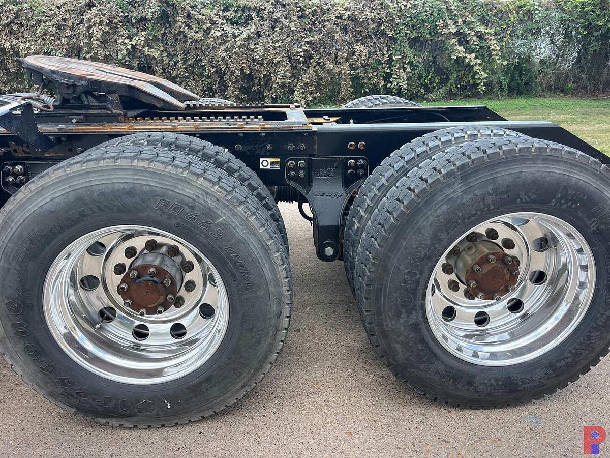 Used 2013 KENWORTH T800 TRI AXLE 36” SLEEPER TRUCK