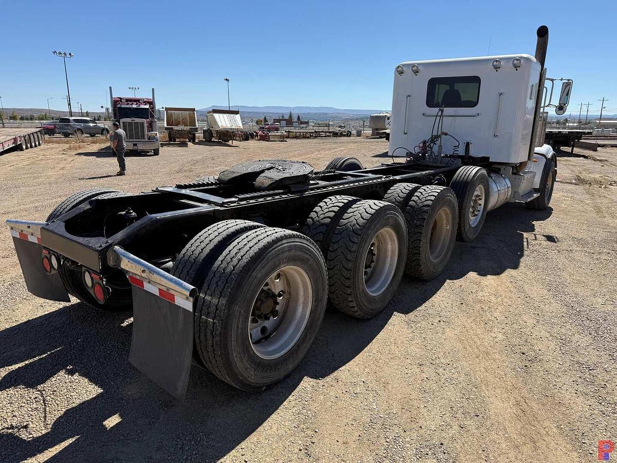 Used 2012 PETERBILT 367 TRI-DRIVE 4-AXLE 36” SLEEPER HEAVY HAUL TRUCK
