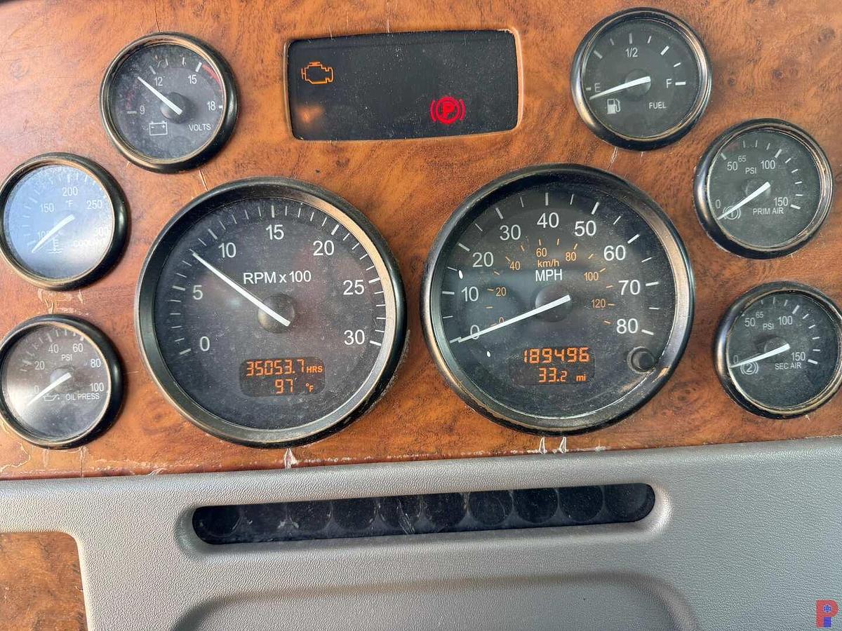 Used 2006 PETERBILT 378 T/A 36” SLEEPER TRUCK