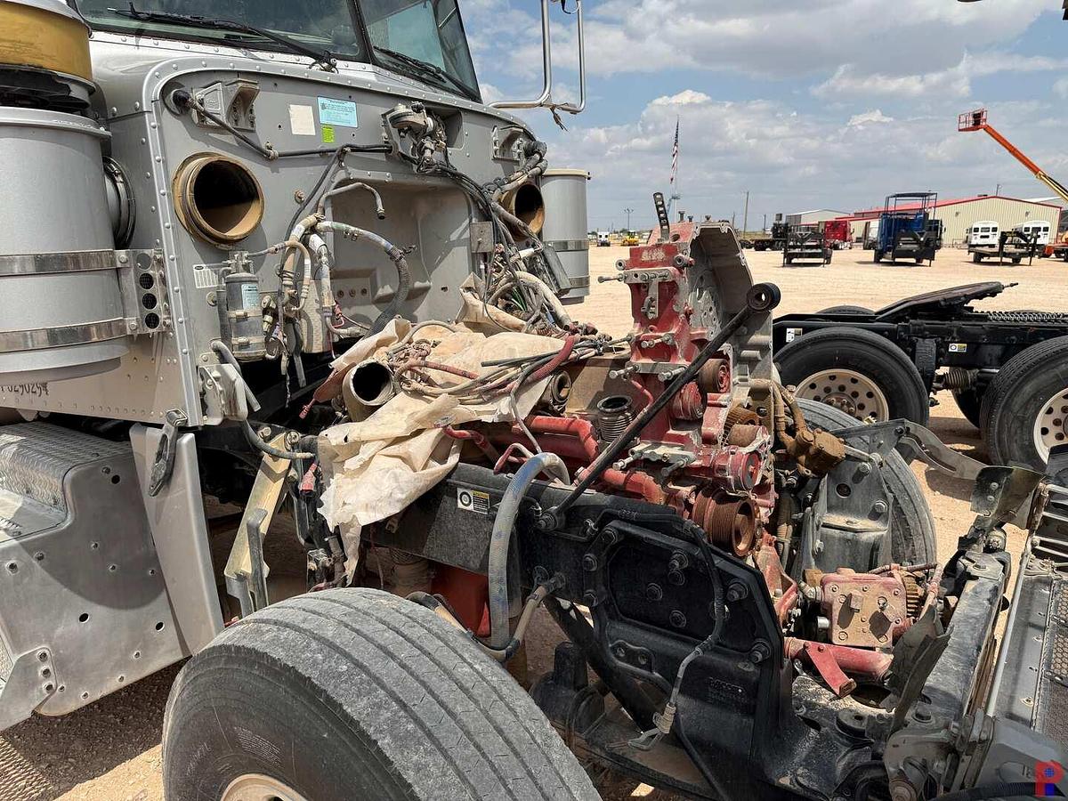 Used 2013 PETERBILT 388 T/A SLEEPER HAUL TRUCK, INOP.