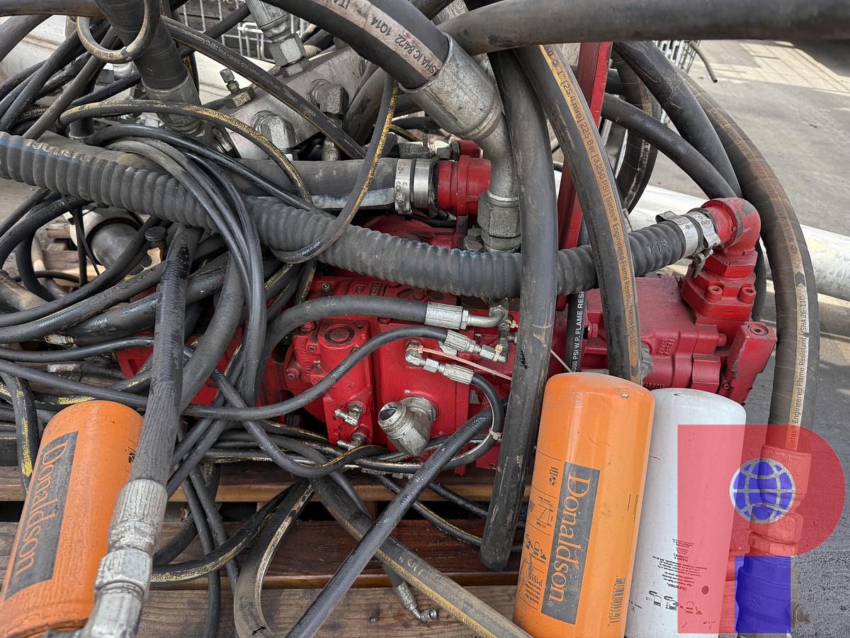 Used 2-GANG GEAR BOX W/ DANFOSS HYDRAULIC PUMPS & GAUGES F/ COIL TUBING WET KIT