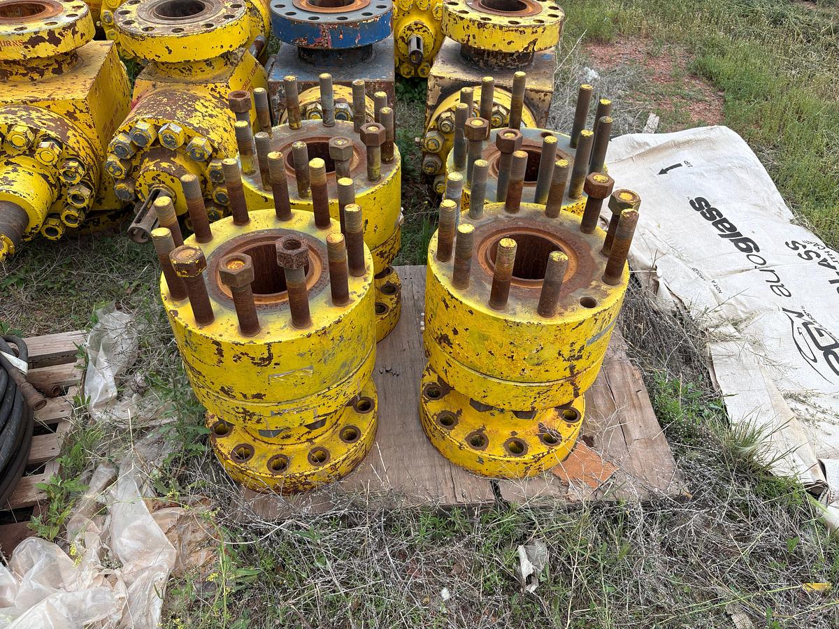 Used (4) 7-1/16” x 16” spools w/ DSAs & (2) pallets of hydraulic hoses