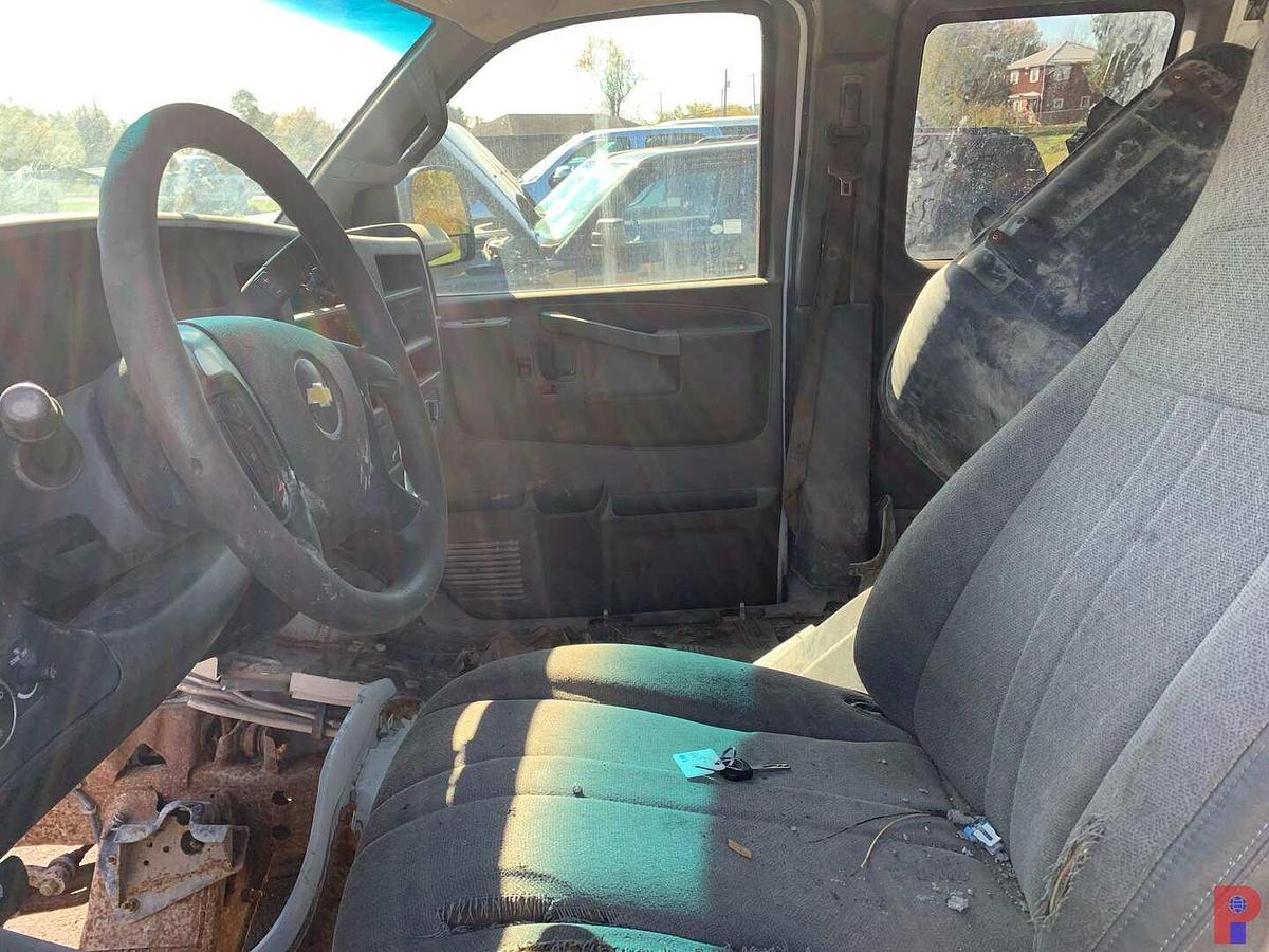 Used 2016 CHEVROLET EXPRESS PASSENGER VAN (INOP, SALVAGE)
