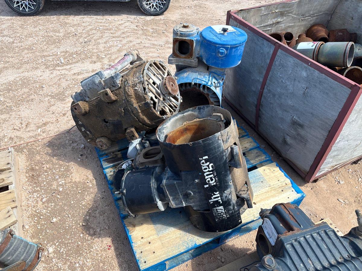 Used (2 pallets) w/ (5) incomplete fruitland & jurop vacuum pumps