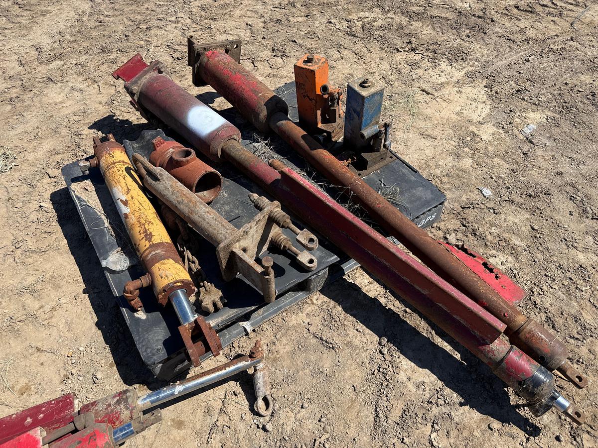 Used (2) PALLETS W/ (5) TONG LIFT CYLINDERS, TONG HANGER BRKT, (2) OIL SAVER PUMPS