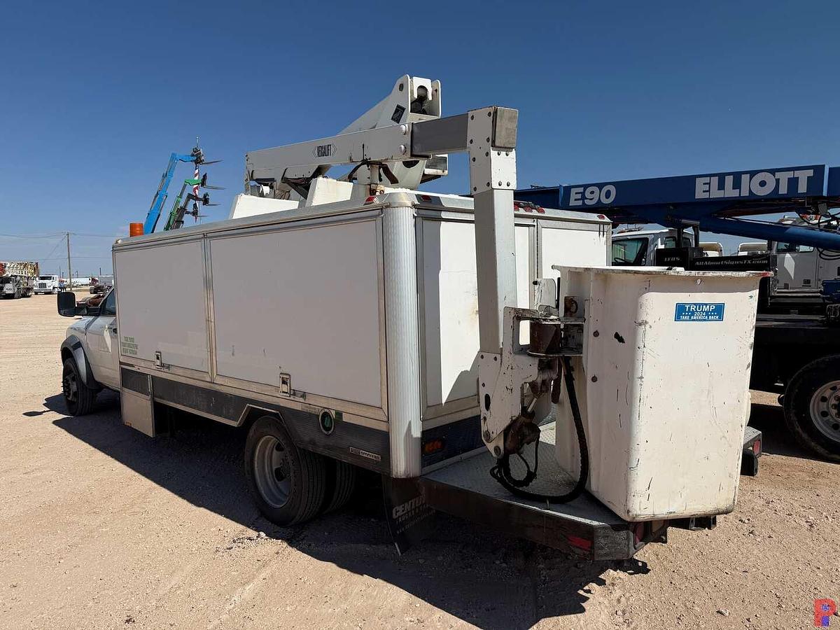 Used 2011 RAM 5500 2WD DIESEL W/ VERSALIFT 40’ BUCKET TRUCK