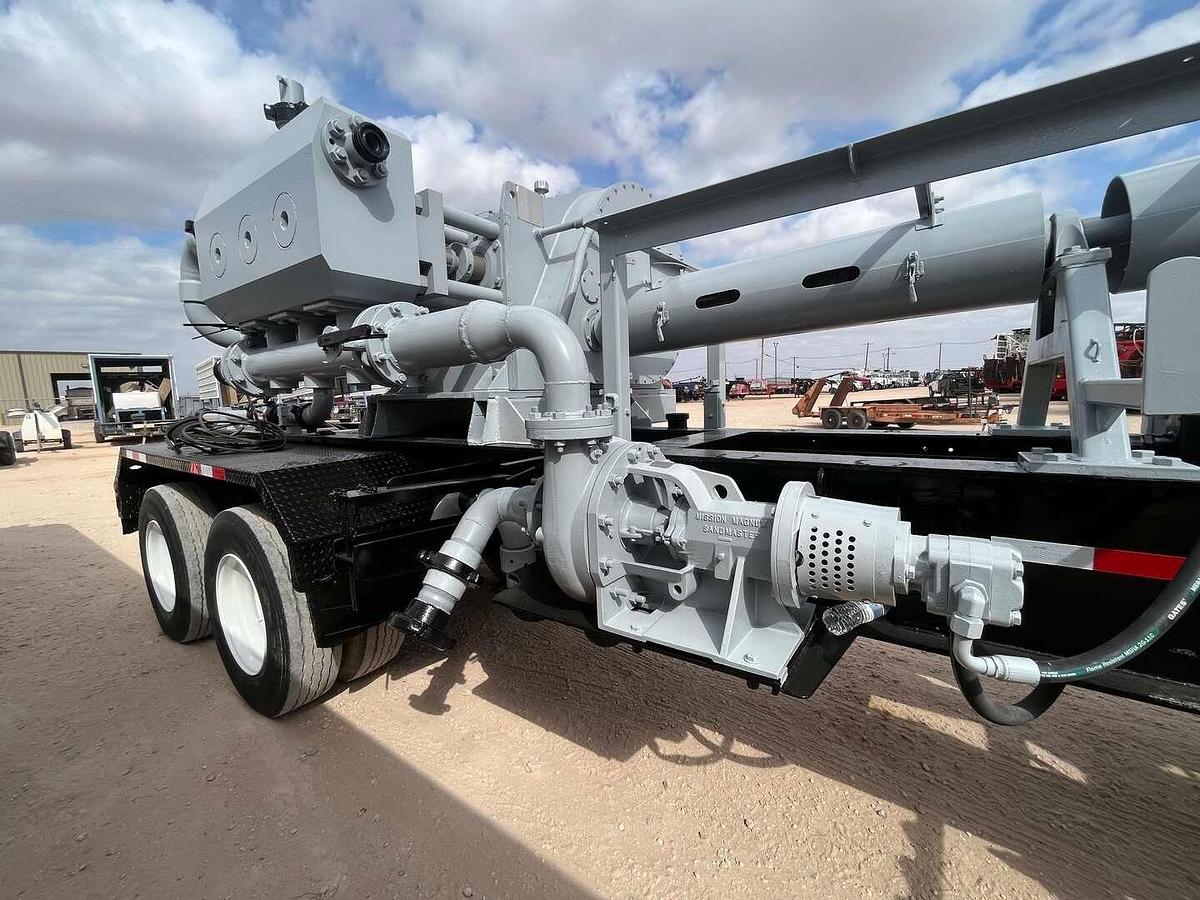 Used GARDNER DENVER 2250HP TRIPLEX FRAC PUMP TRAILER