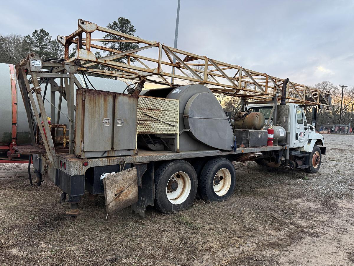 Used WATSON HOPPER GX SWAB RIG MTD ON 2009 INTERNATIONAL WORKSTAR 7500 T/A TRUCK