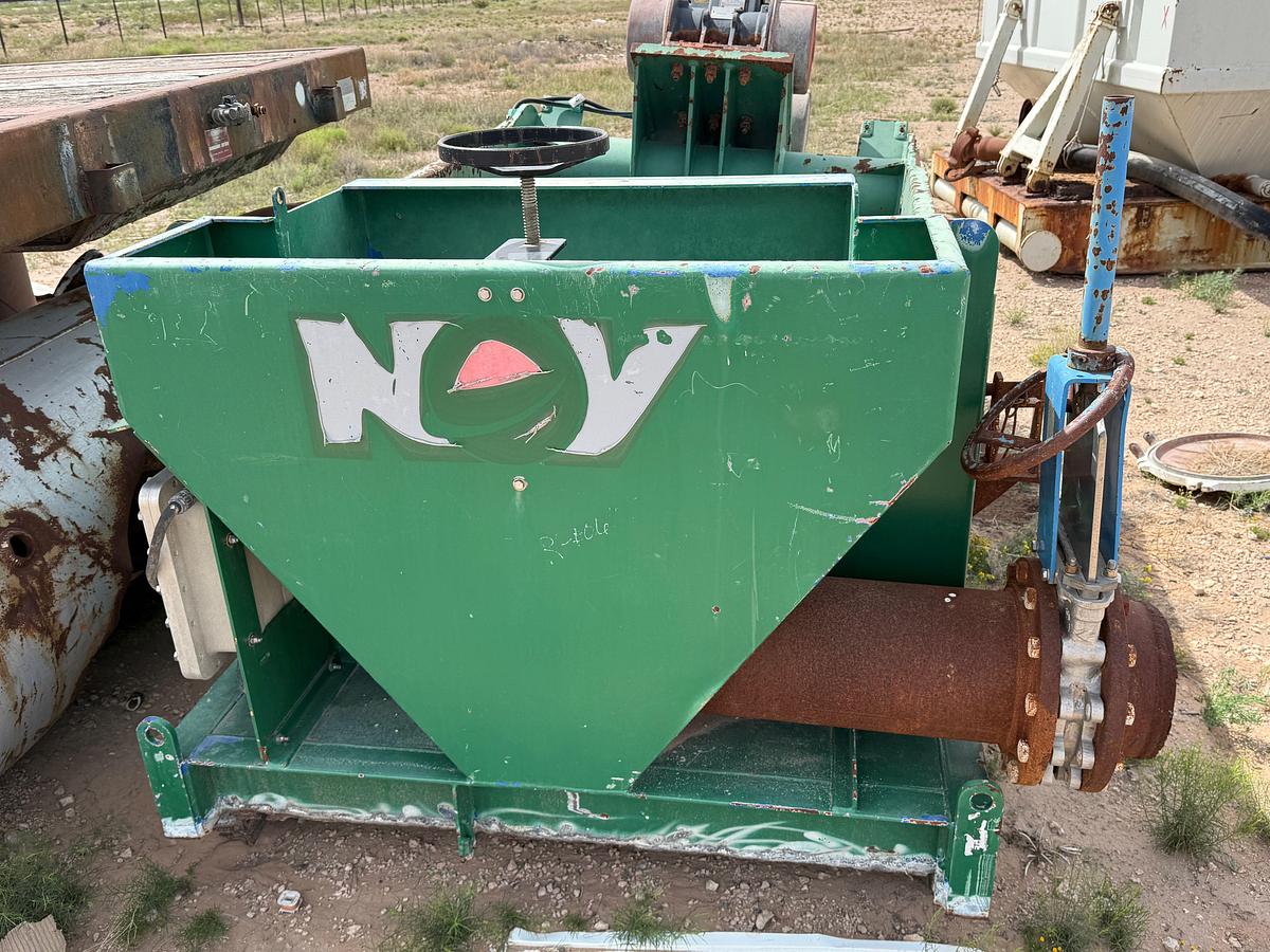 Used 2013 NOV BRANDT 120" X 67" X 66" SHALE SHAKER P/B (2) 2.5-HP ELECTRIC MOTORS, SKIDDED