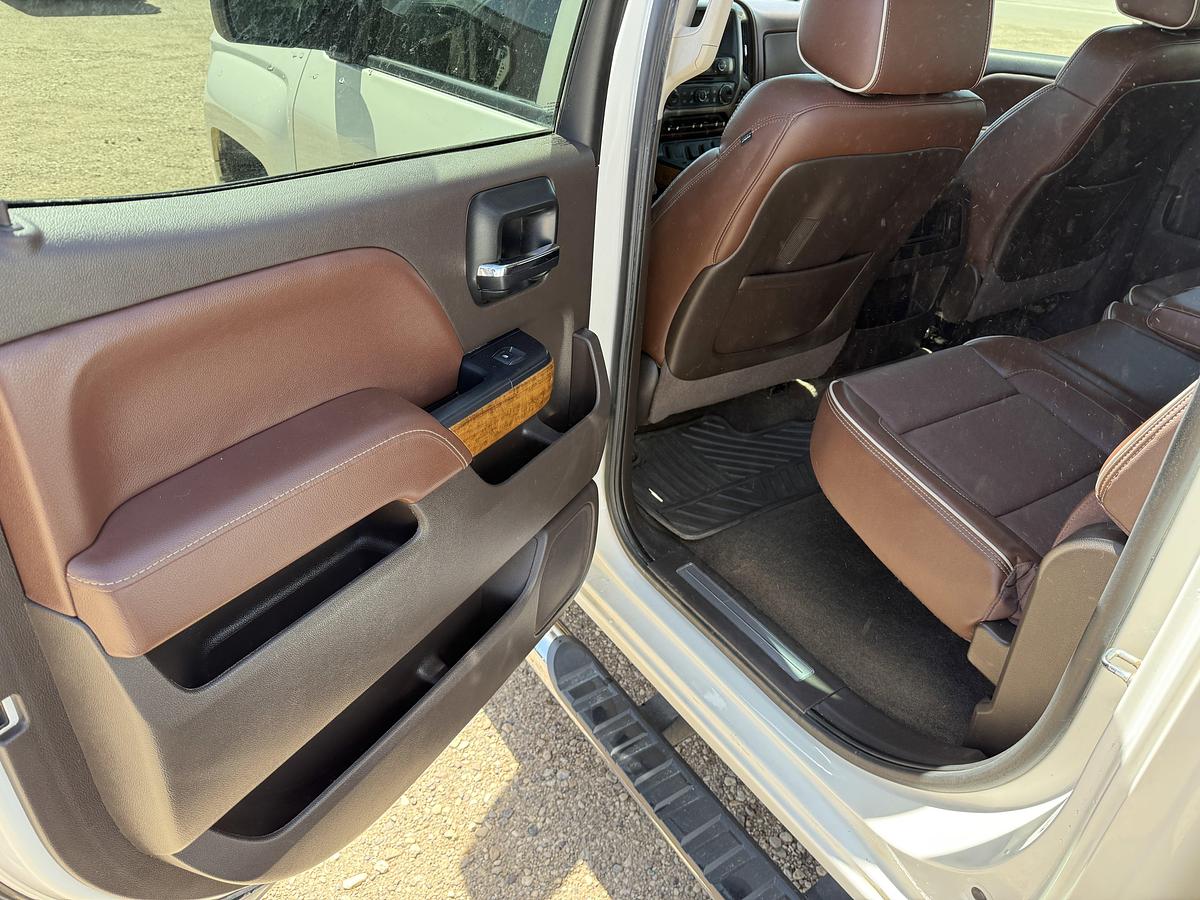 Used 2014 CHEVROLET SILVERADO 1500 HIGH COUNTRY 4WD CREW CAB PICKUP