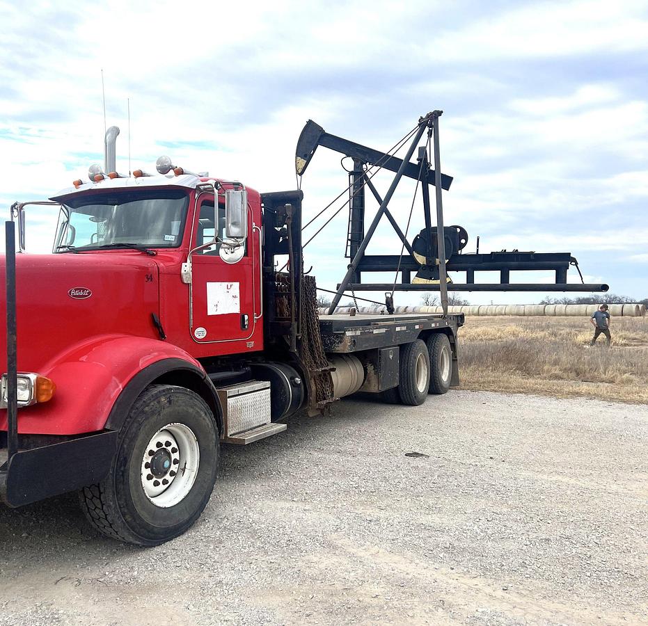 Used 2013 PETERBILT 367 T/A DAYCAB GIN POLE TRUCK