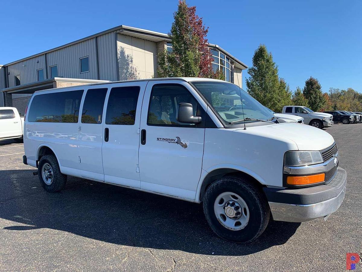 Used 2016 CHEVROLET EXPRESS PASSENGER VAN