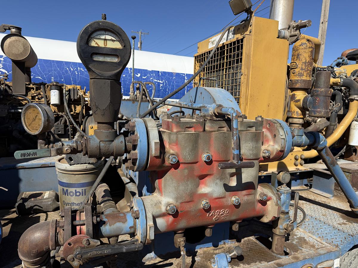 Used 2006 AIR FOAM UNIT P/B (3) CATERPILLAR ENGINES MTD ON PRECISION PUMP & COMPRESSOR T/A DROP DECK TRAILER