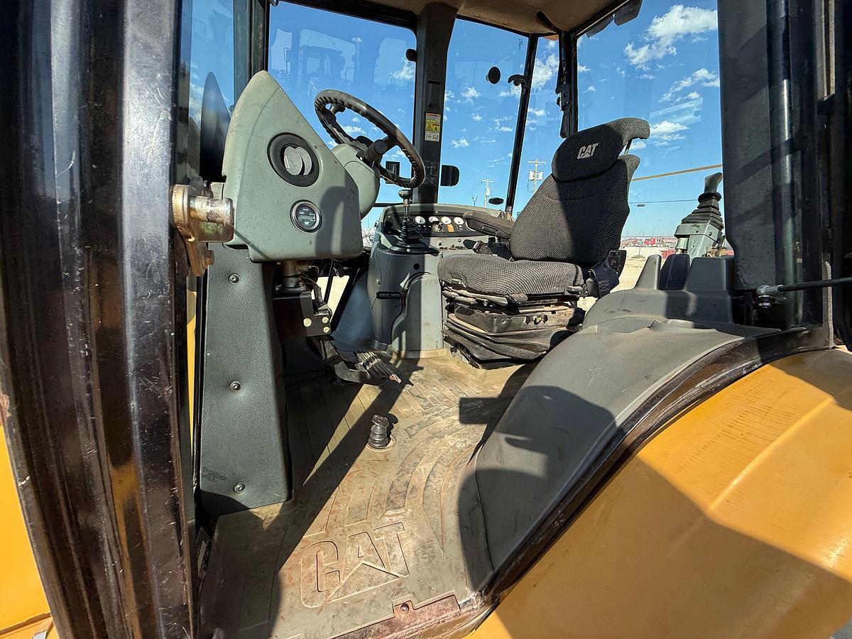 Used 2006 CATERPILLAR 420D EXTENDAHOE BACKHOE LOADER