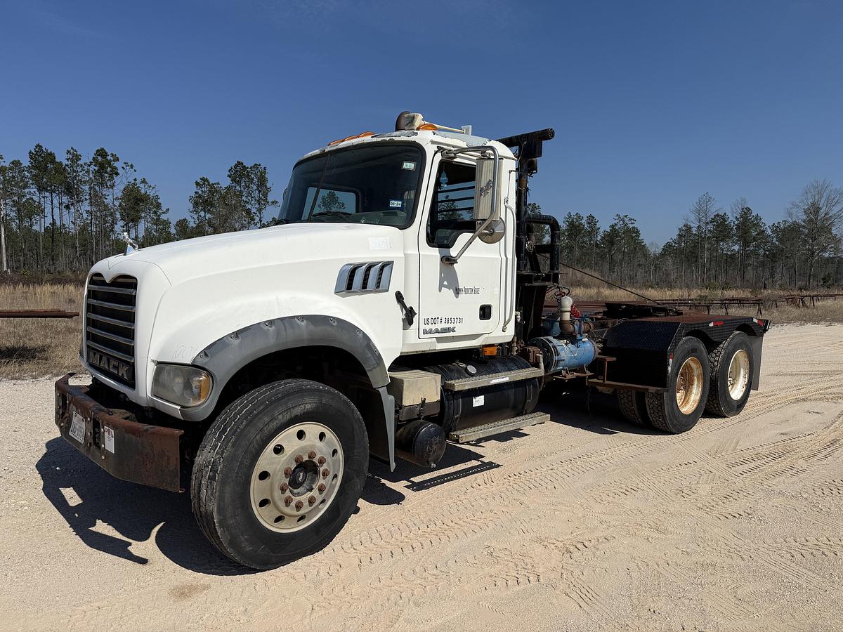 Used 2009 MACK GRANITE GU713 T/A WINCH / VACUUM TRUCK