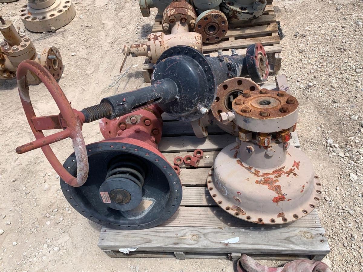 Used (3x) Pallets of Assorted 5k Gate Valves and Pneumatic Actuators