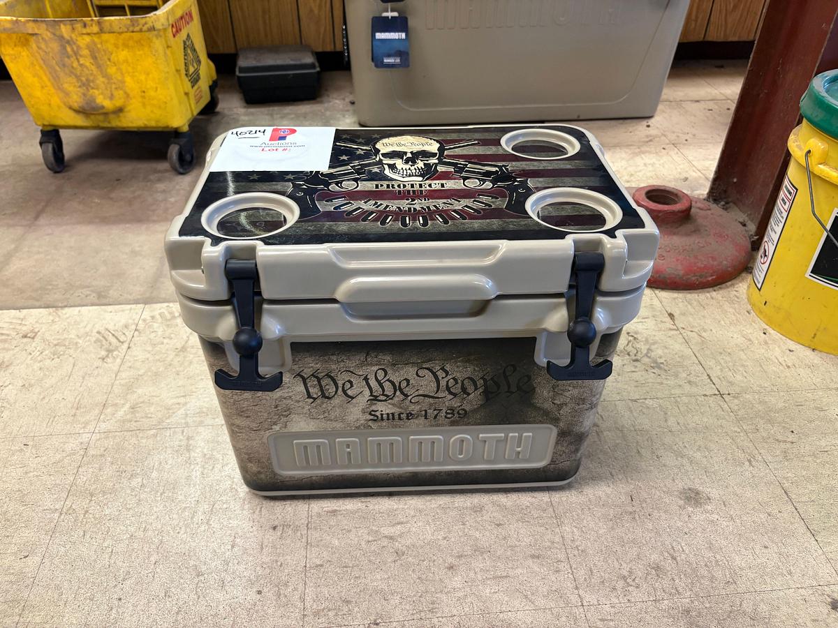 Used UNUSED Mammoth 30qt cooler