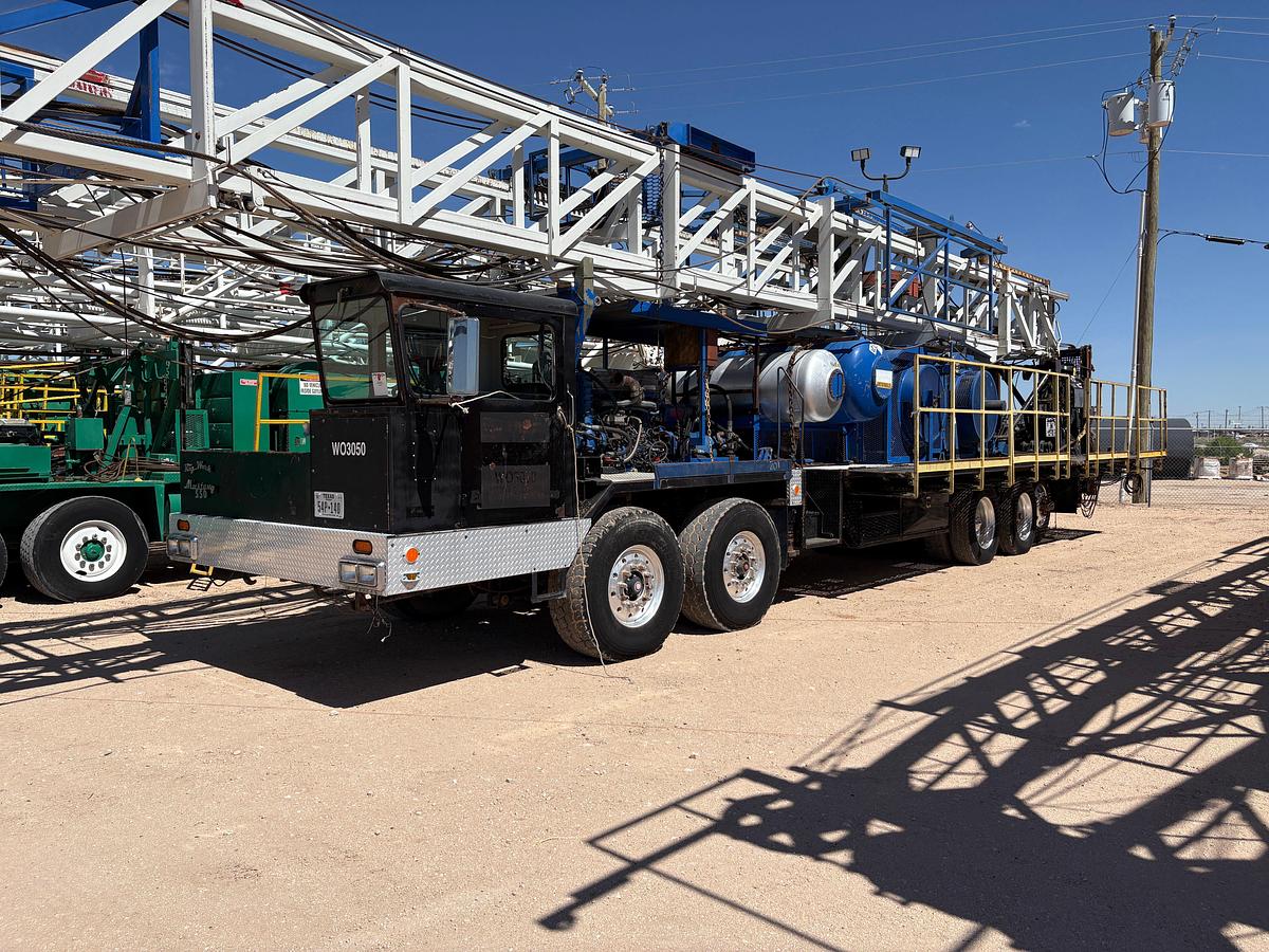 Used 2012 RIG WORKS MUSTANG 550 4-AXLE WELL SERVICE RIG (104'x275K MAST)(INOPERABLE)