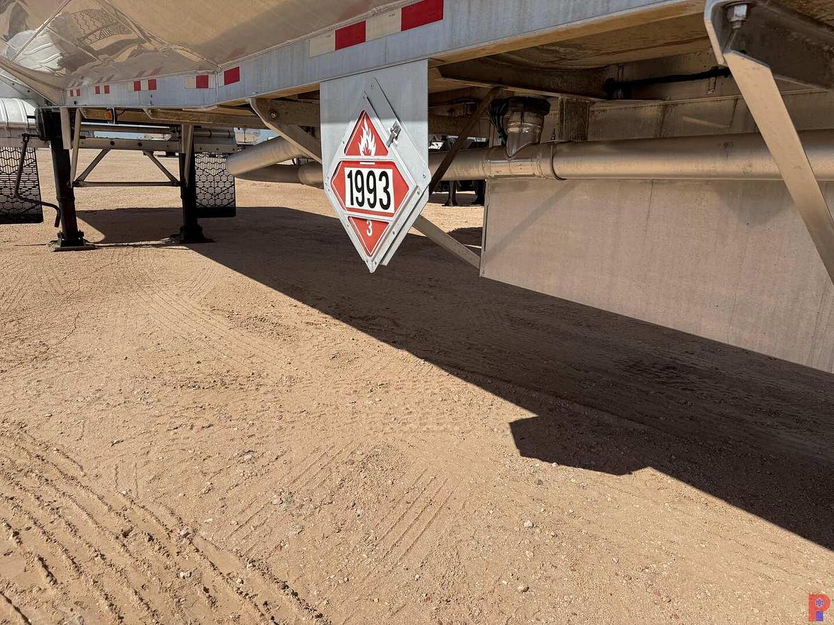 Used 2014 POLAR TANK 9,400 GAL. FUEL TANK TRAILER