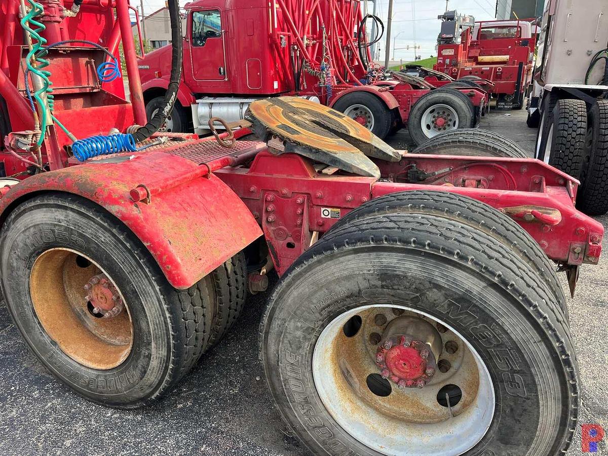 Used 2010 KENWORTH T800 T/A 36” SLEEPER TRUCK