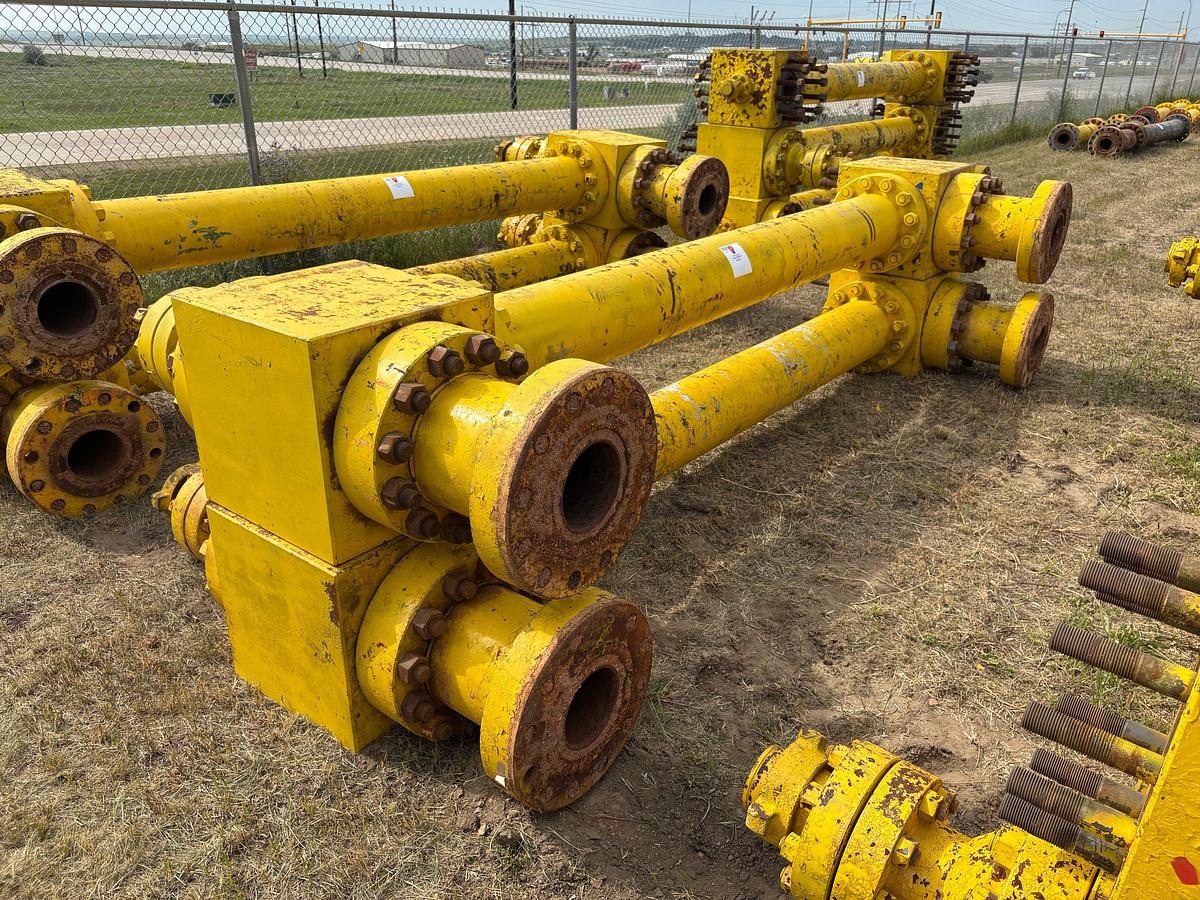 Used (2) 7-1/16” x 10’L spacer spools w/ (4) fluid crosses, (4) 20”l spools, & weco flanges