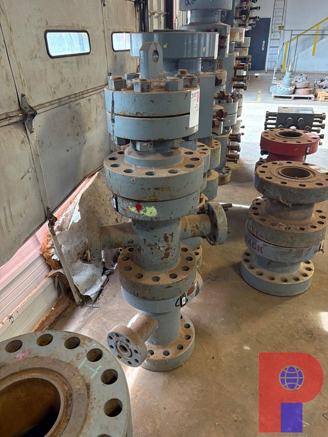 Used (2X$)  7-1/16” X 2-1/16” FLUID CROSSES, (1) 7”-4” ADAPTER SPOOL & LIFT FLANGE