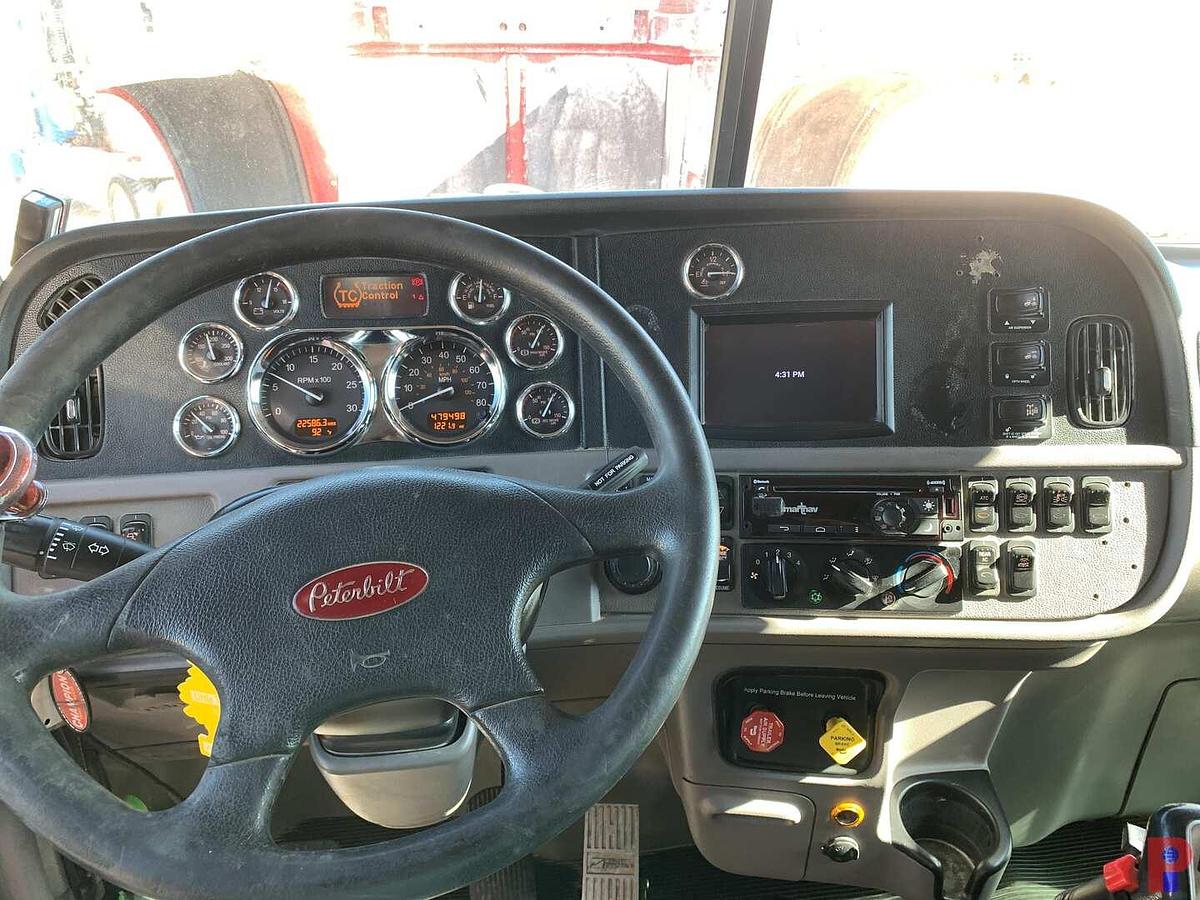 Used 2019 PETERBILT 389  EXT HOOD 68” SLEEPER TRUCK