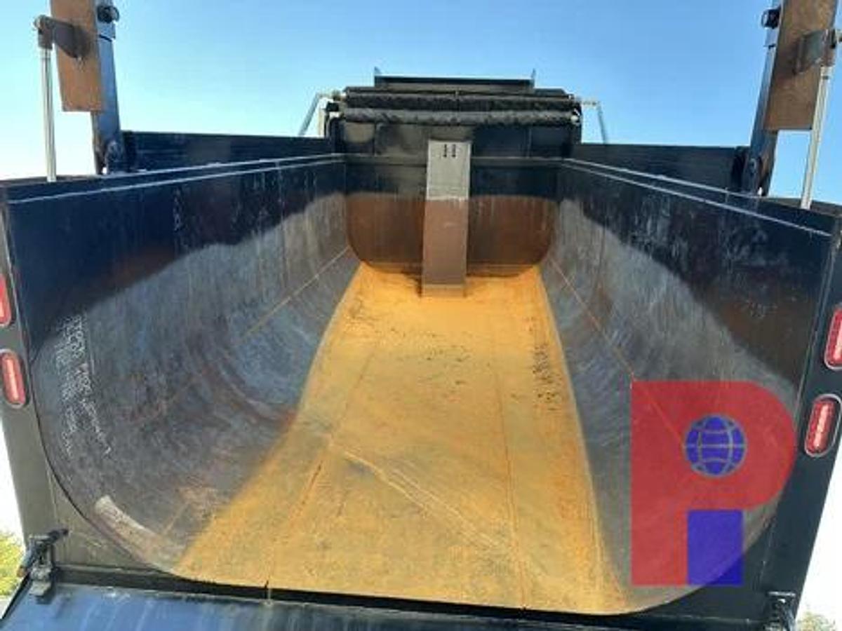 Used 2005 PETERBILT 378 T/A DUMP TRUCK