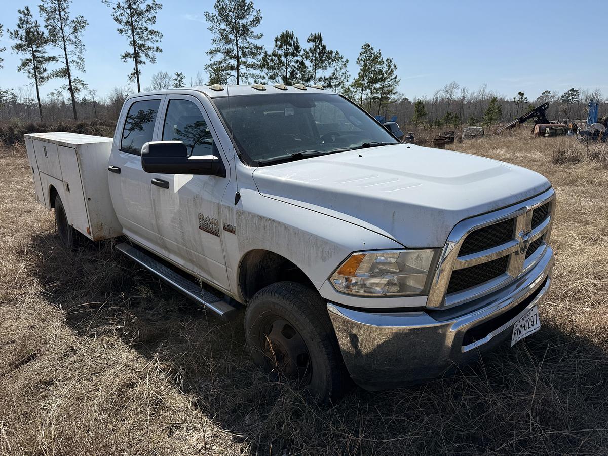 Used 2018 RAM 3500 HD CREW CAB 4WD SERVICE TRUCK