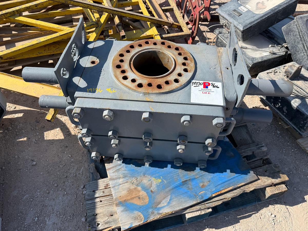 Used SHAFFER 7-1/16” DOUBLE MANUAL BLOWOUT PREVENTER BOP