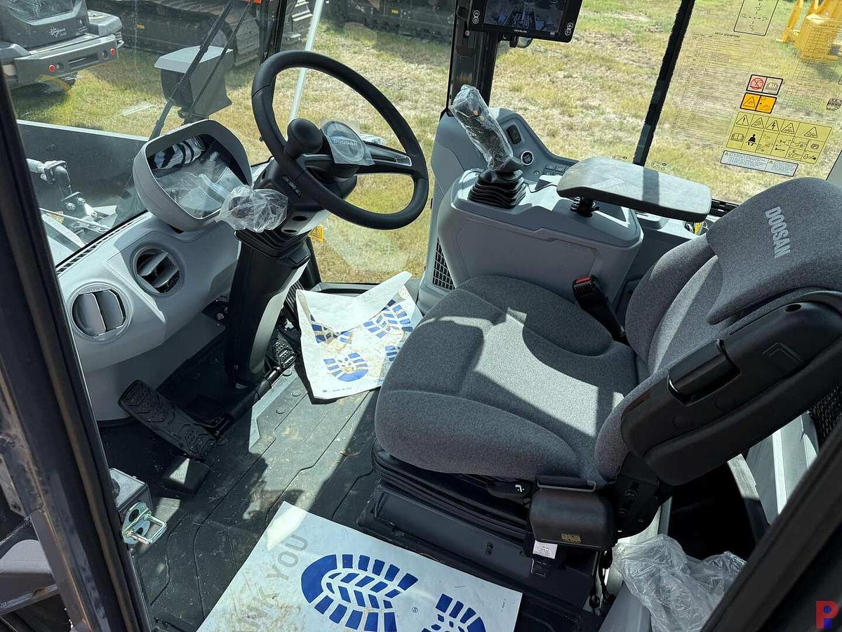 Used (NEW) 2024 DEVELON DL220-7 WHEEL LOADER **3 YEAR 5000 HOUR FULL WARRANTY**